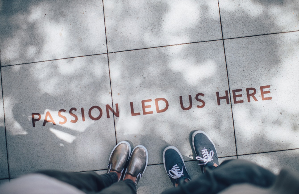 zwiększa employer branding